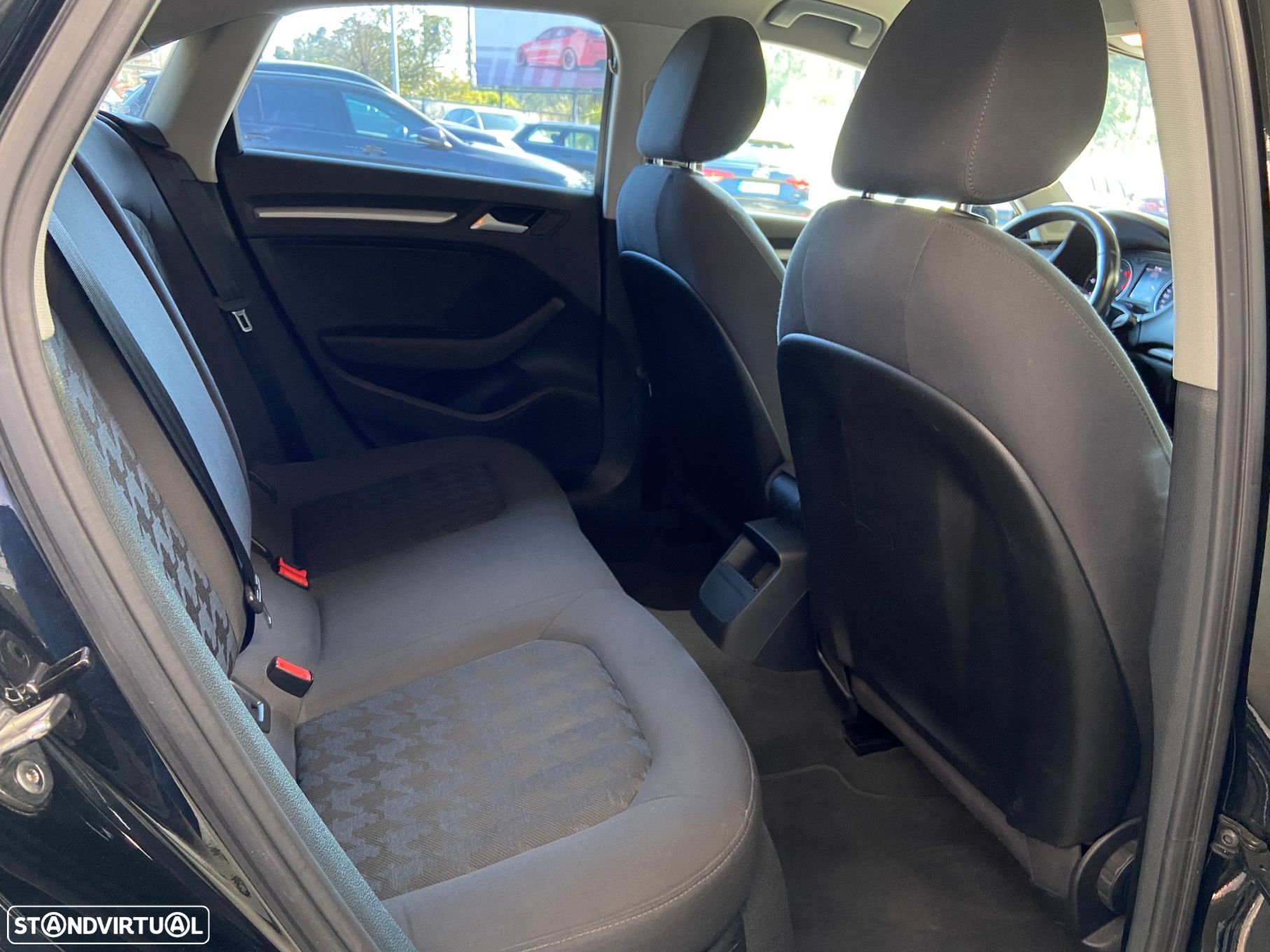 Audi A3 Limousine 1.6 TDI Attraction S tronic - 28