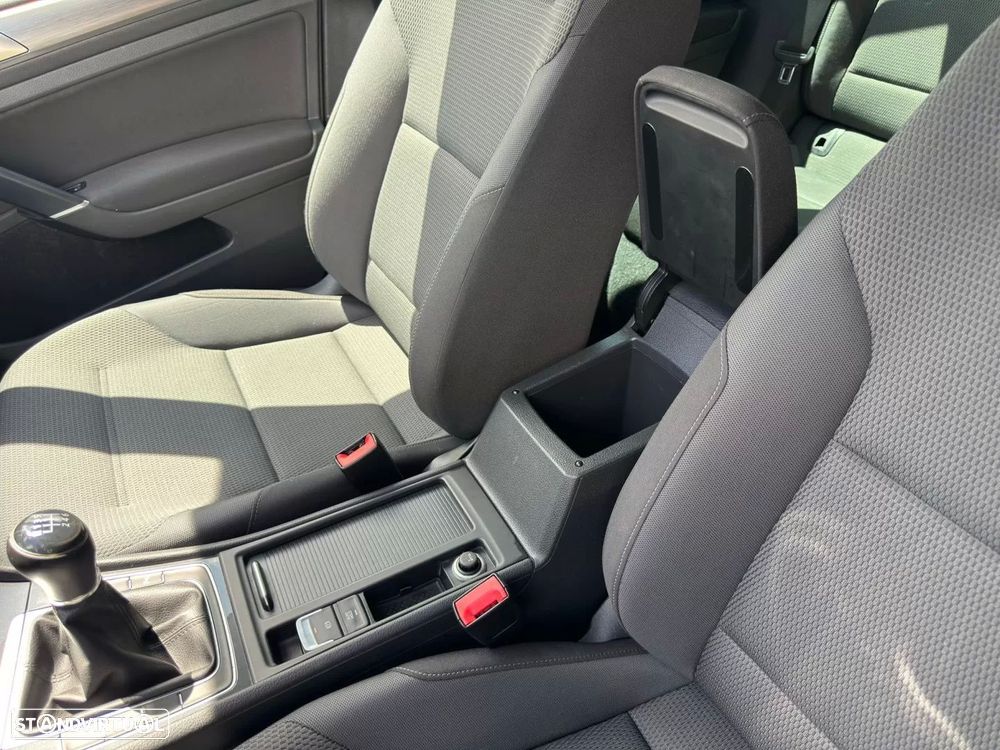 VW Golf 1.0 TSI R-Line - 13