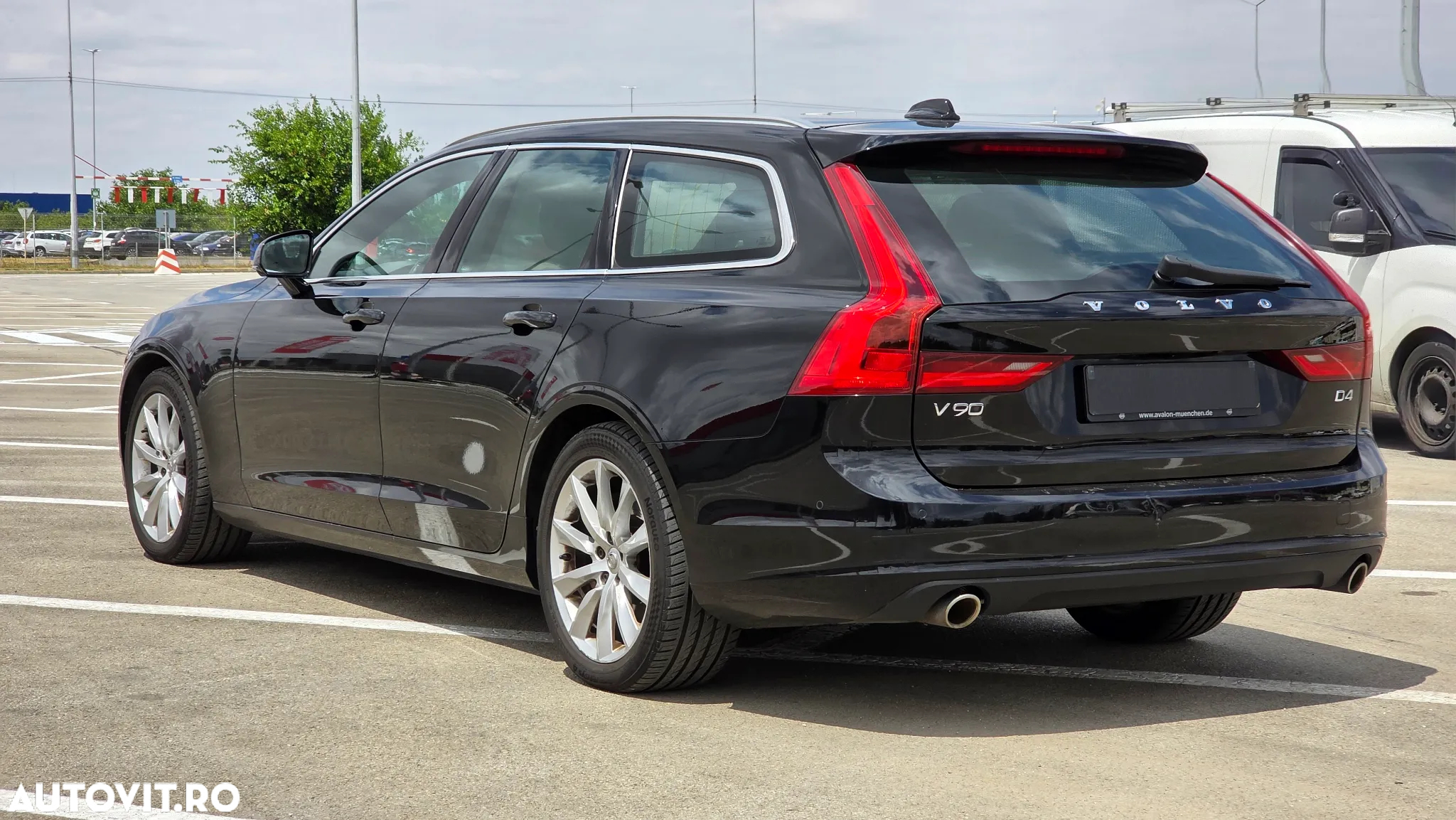 Volvo V90 D4 Geartronic Momentum Pro - 3