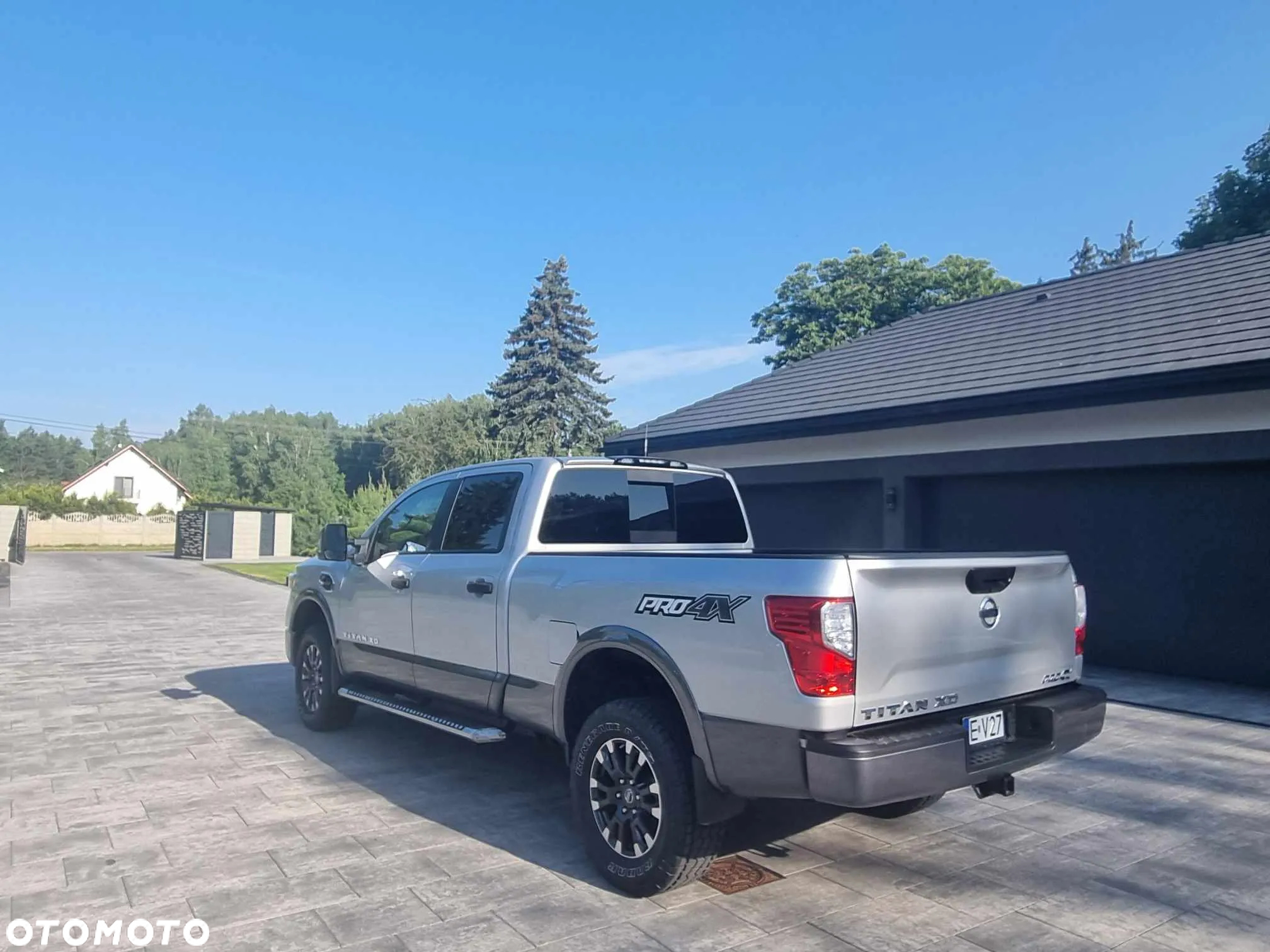Nissan Titan - 8
