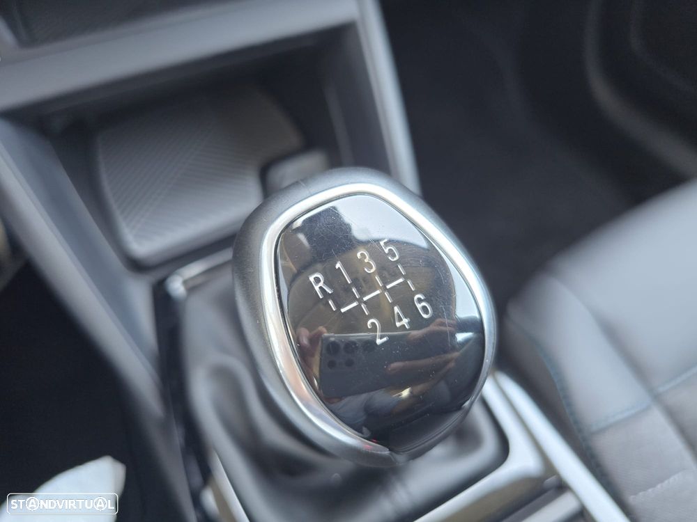 Citroën C4 1.2 PureTech Plus - 23