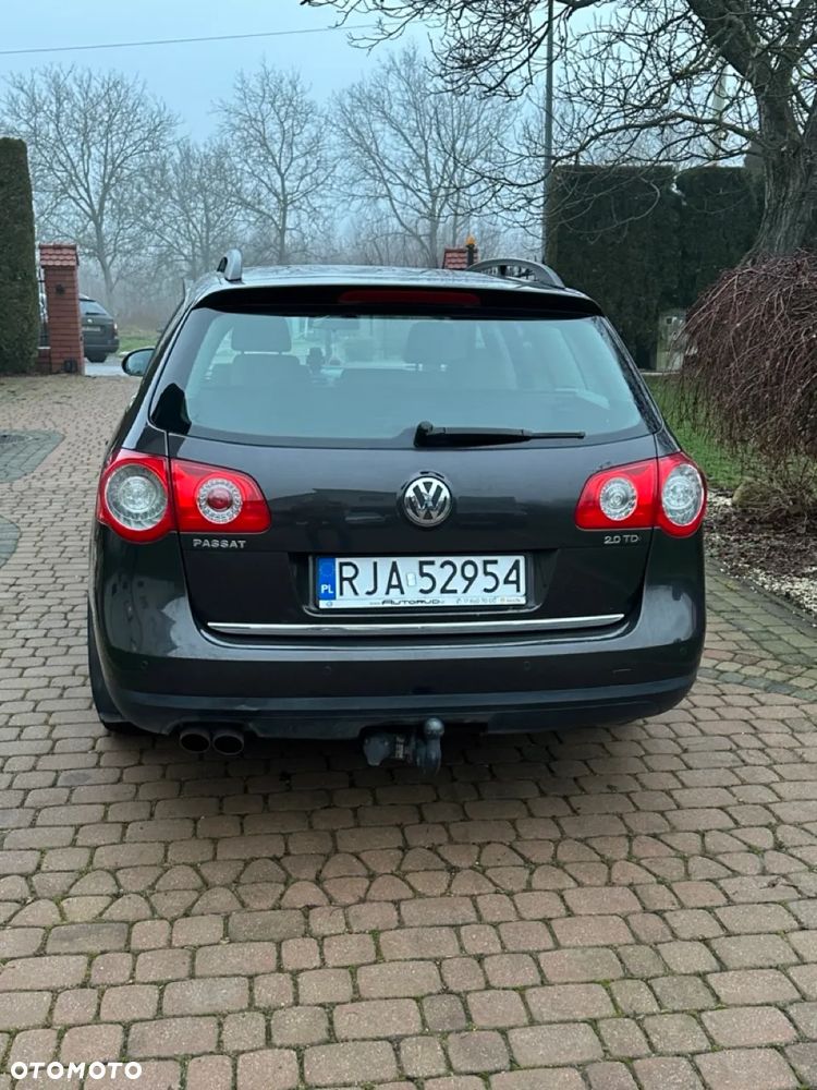 Volkswagen Passat 2.0 TDI Comfortline DSG - 4
