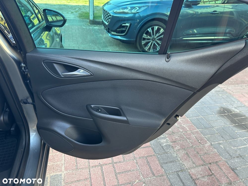 Opel Astra 1.4 T Dynamic S&S - 25