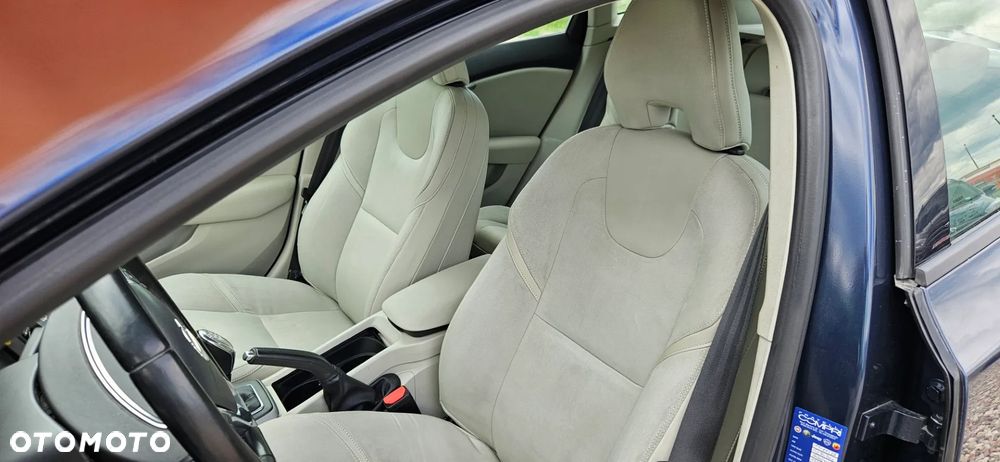 Volvo V40 T3 - 21