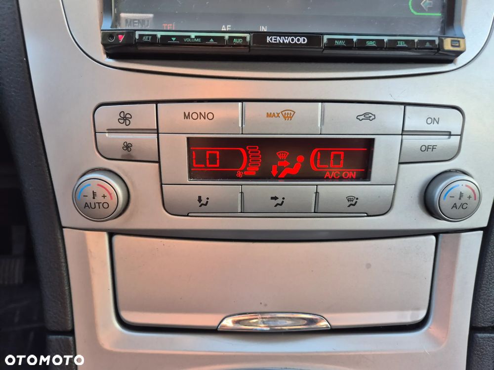 Ford S-Max 2.2 TDCi Titanium - 20