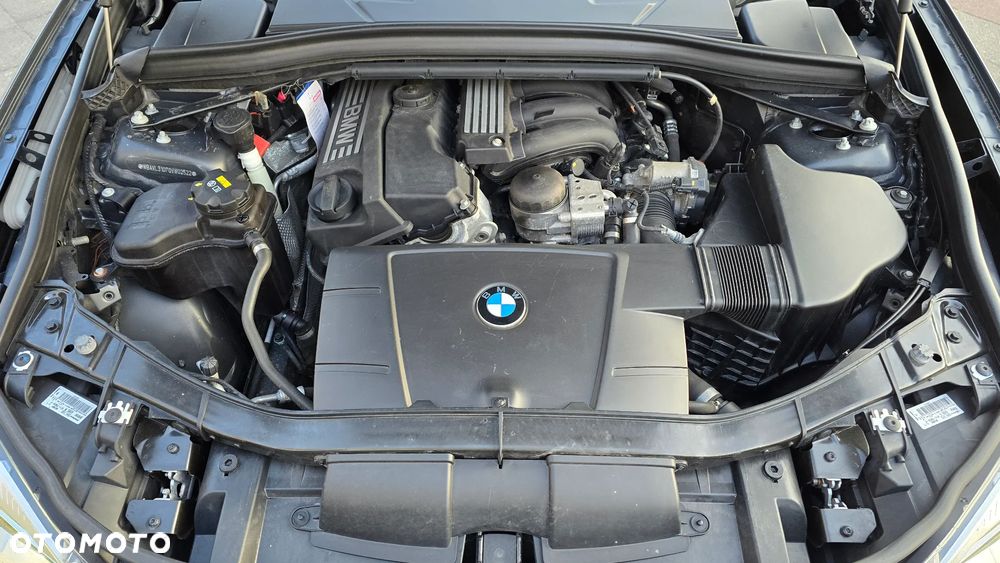 BMW X1 sDrive18i xLine - 28