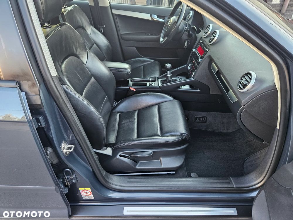 Audi A3 Sportback 1.6 TDI DPF Ambiente - 7