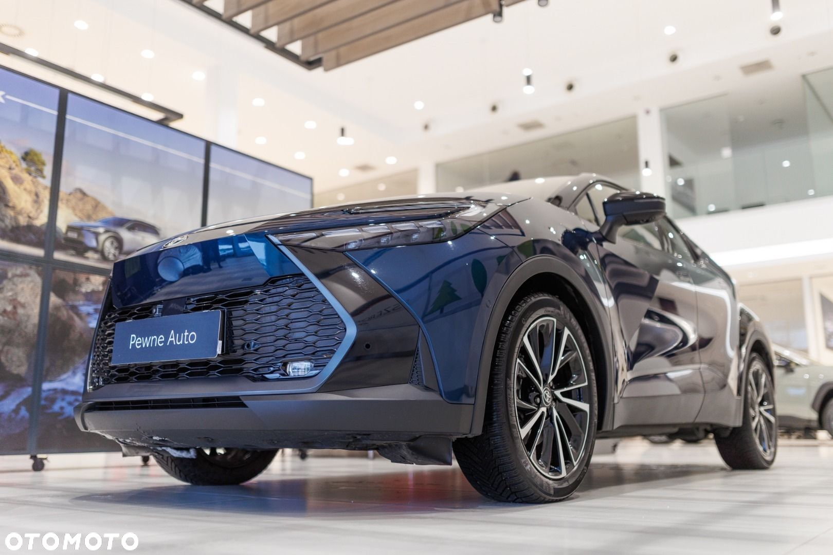 Toyota C-HR - 16