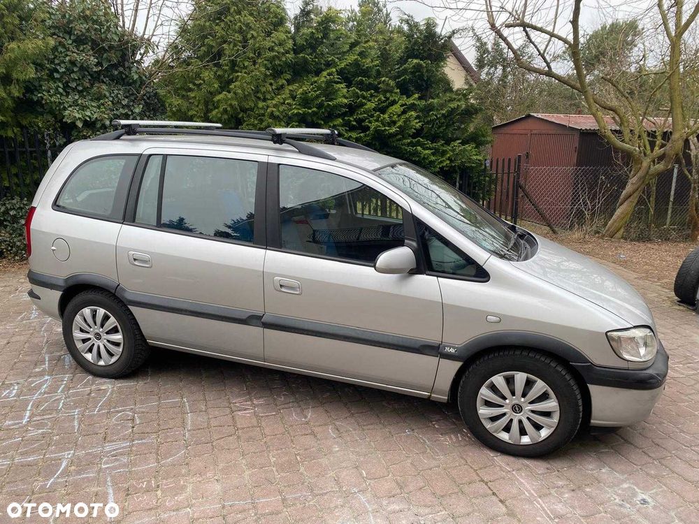Opel Zafira - 1