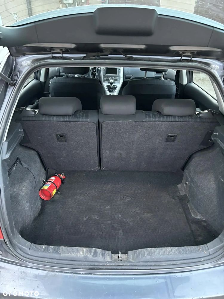 Toyota Auris 2.0 D-4D - 10