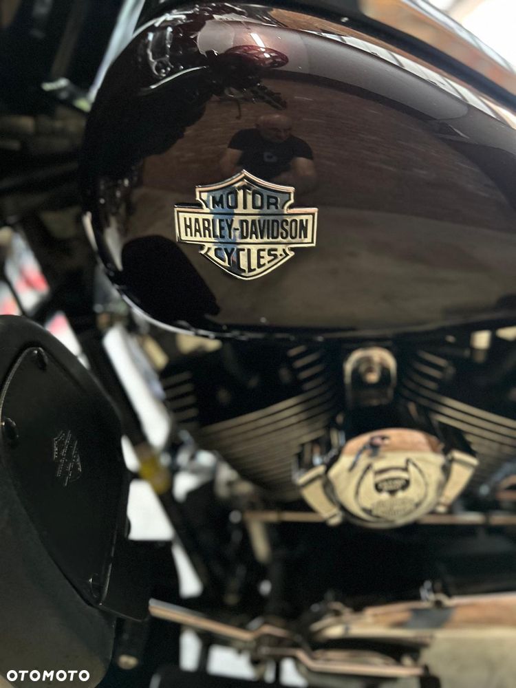 Harley-Davidson FLHT Electra Glide Standard - 8