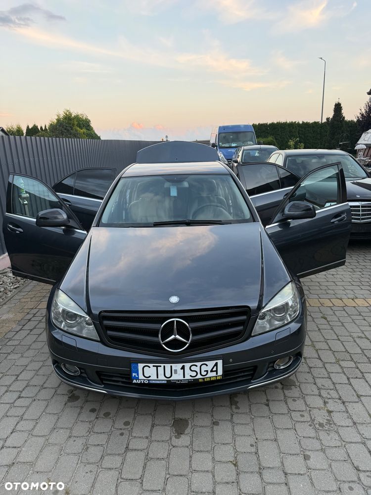 Mercedes-Benz Klasa C 320 CDI DPF 7G-TRONIC Avantgarde - 7
