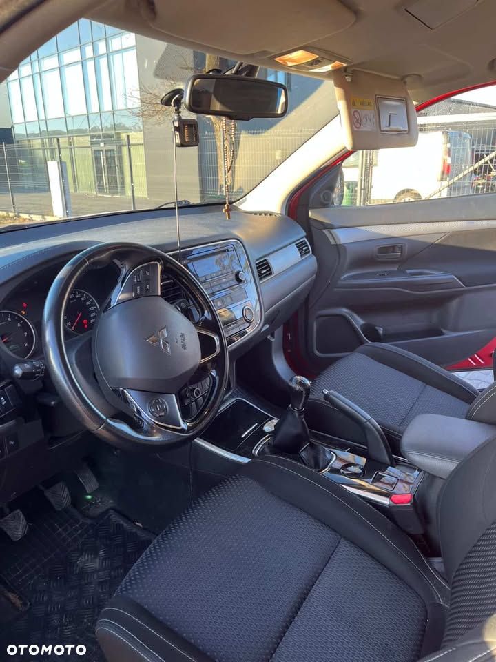 Mitsubishi Outlander - 8