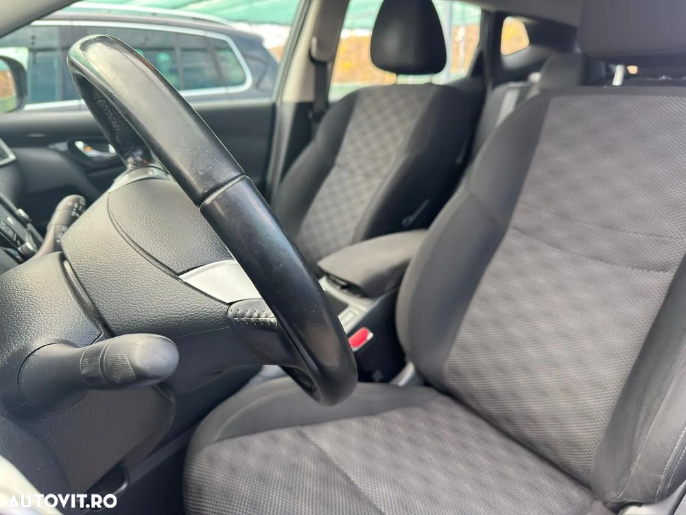 Nissan Qashqai 1.5 dCi DPF acenta - 13