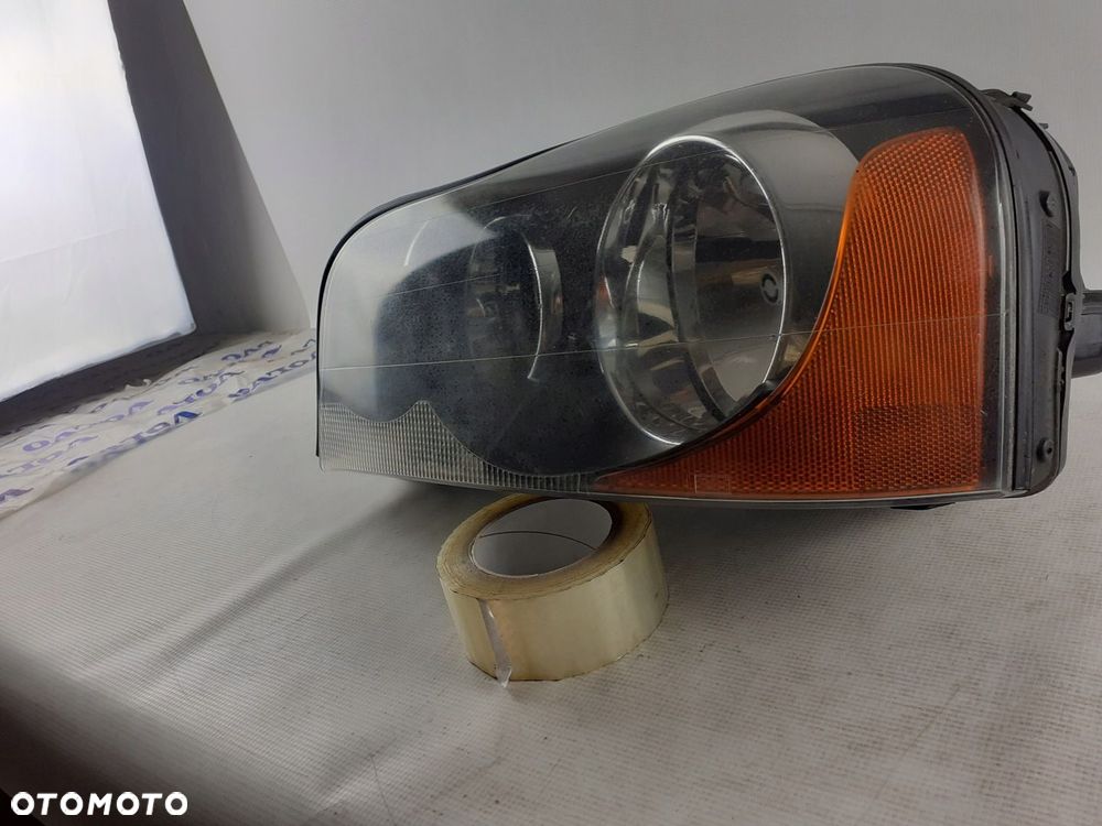 Lampa L+P przód Volvo XC90 02-06r - 3