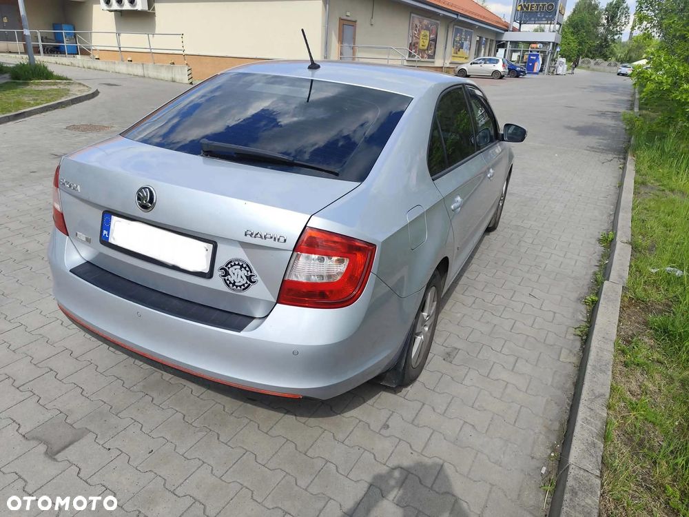 Skoda RAPID 1.6 TDI DPF Ambition - 8