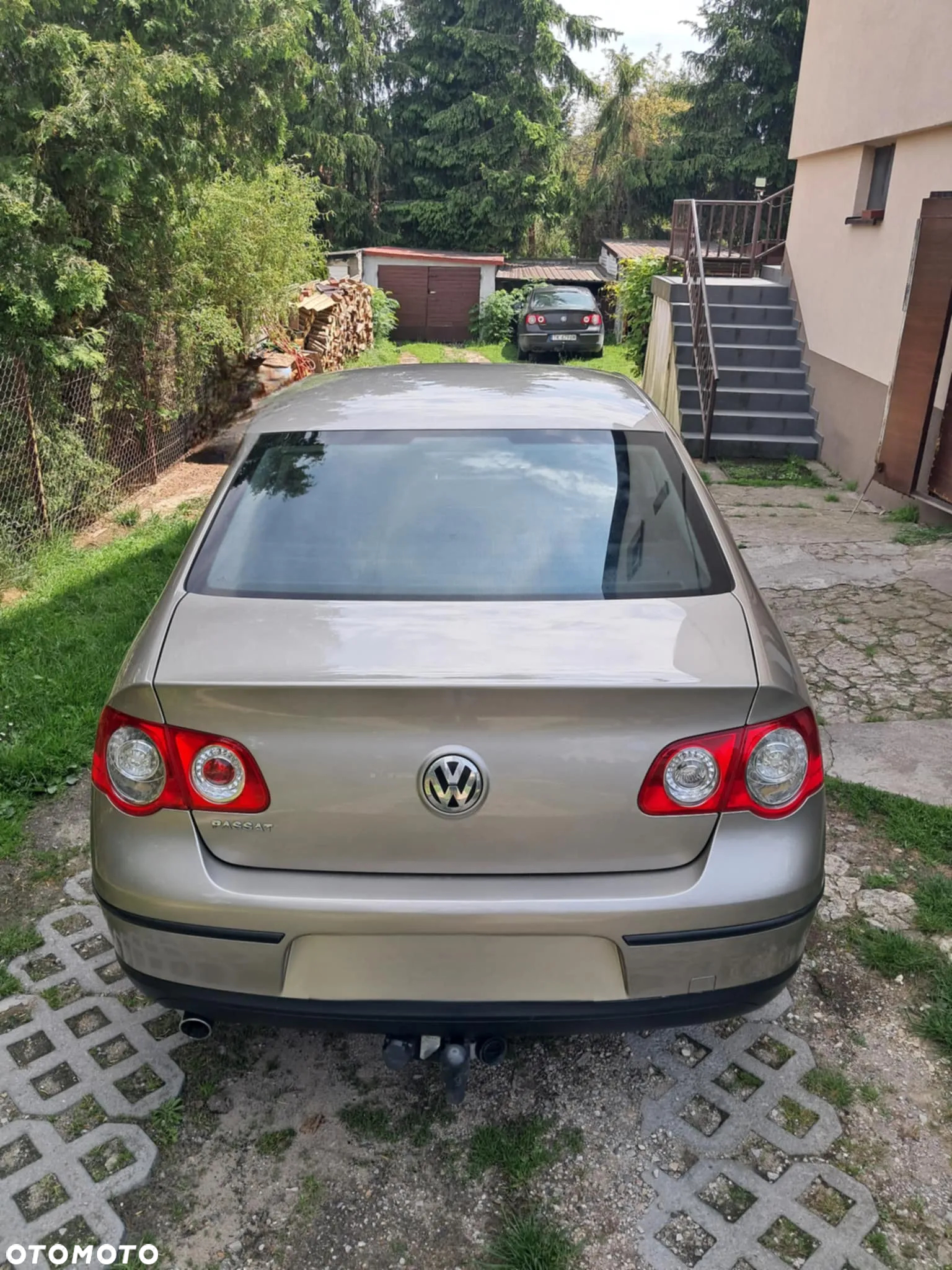 Volkswagen Passat - 4