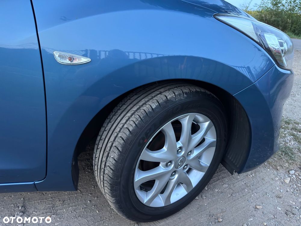 Hyundai i30 blue 1.4 Style - 27