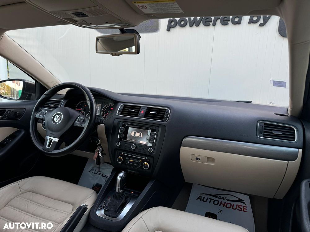 Volkswagen Jetta 1.6 TDI DSG Highline - 4