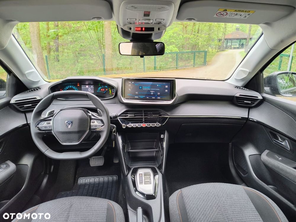 Peugeot 208 - 29