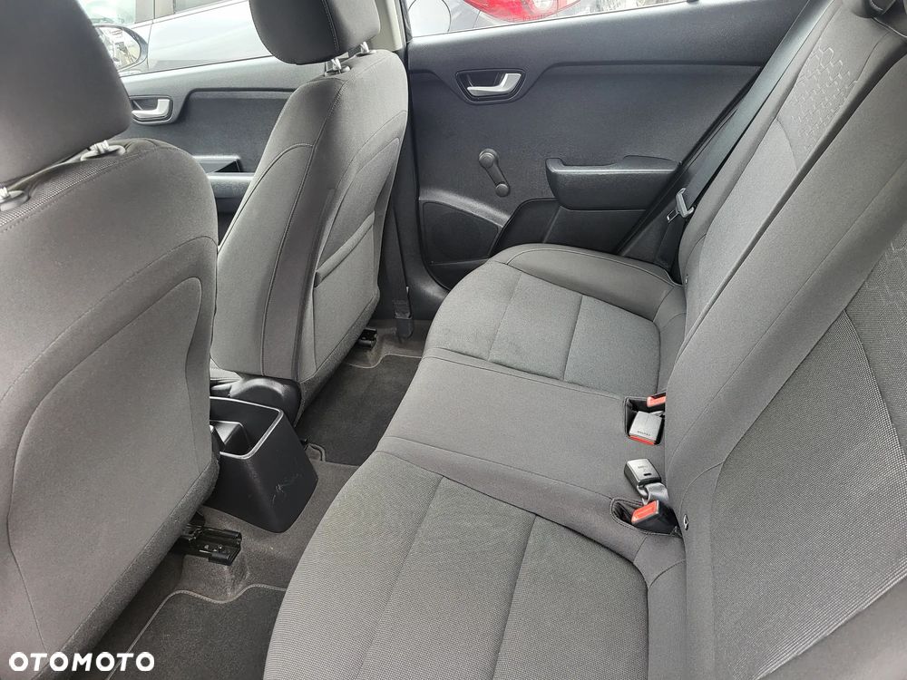 Kia Rio - 21
