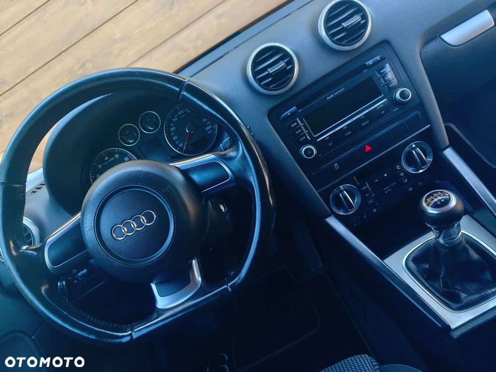 Audi A3 Sportback 1.6 S line Sportpaket (plus) - 4