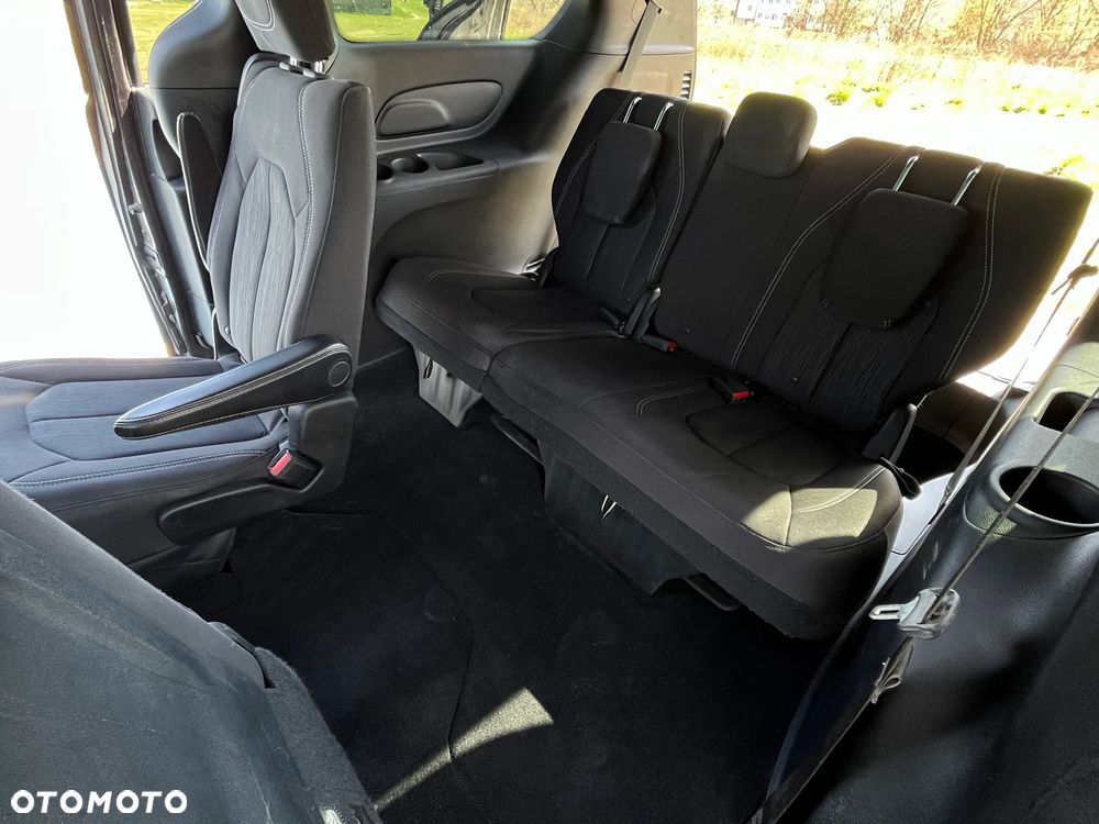 Chrysler Pacifica - 9