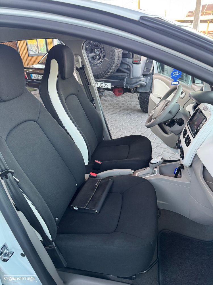 Renault Zoe (c/ Bateria) Limited 40 Carga Rápida - 17