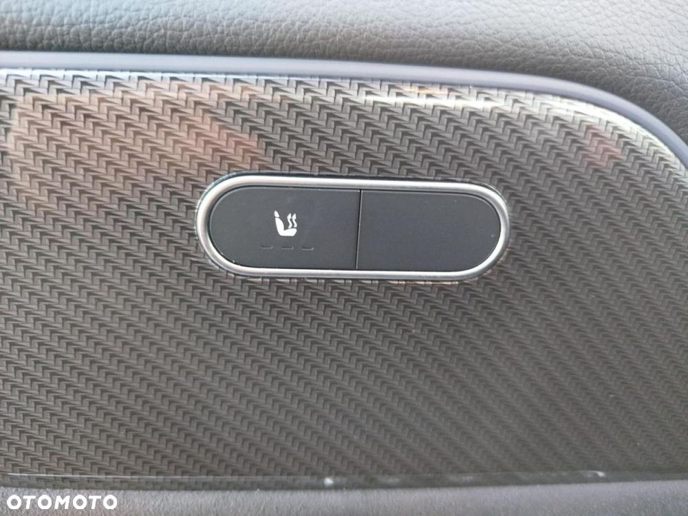 Mercedes-Benz GLA - 30