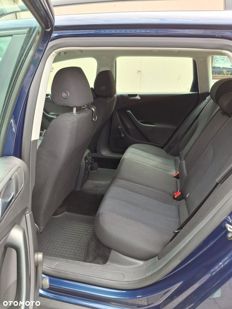 Volkswagen Passat 2010 photo 5
