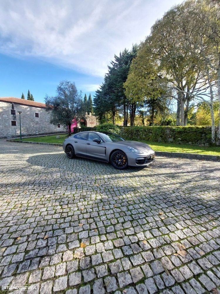 Porsche Panamera 4 E-Hybrid - 32