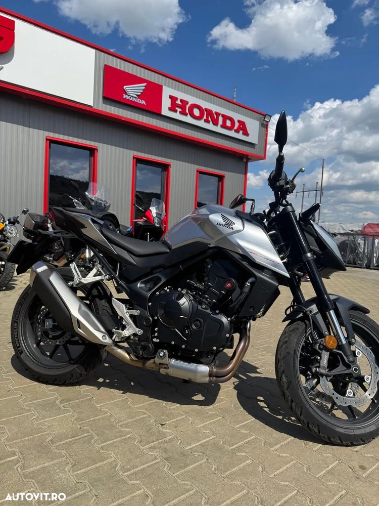 Honda CB 750 Hornet - 3