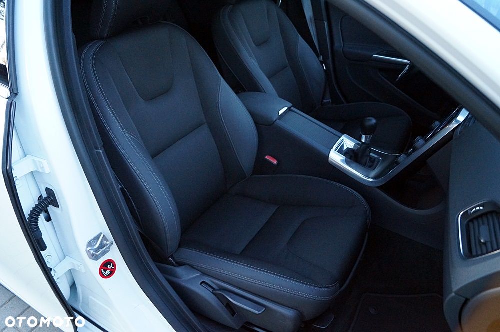 Volvo V60 D4 Edition Pro - 25