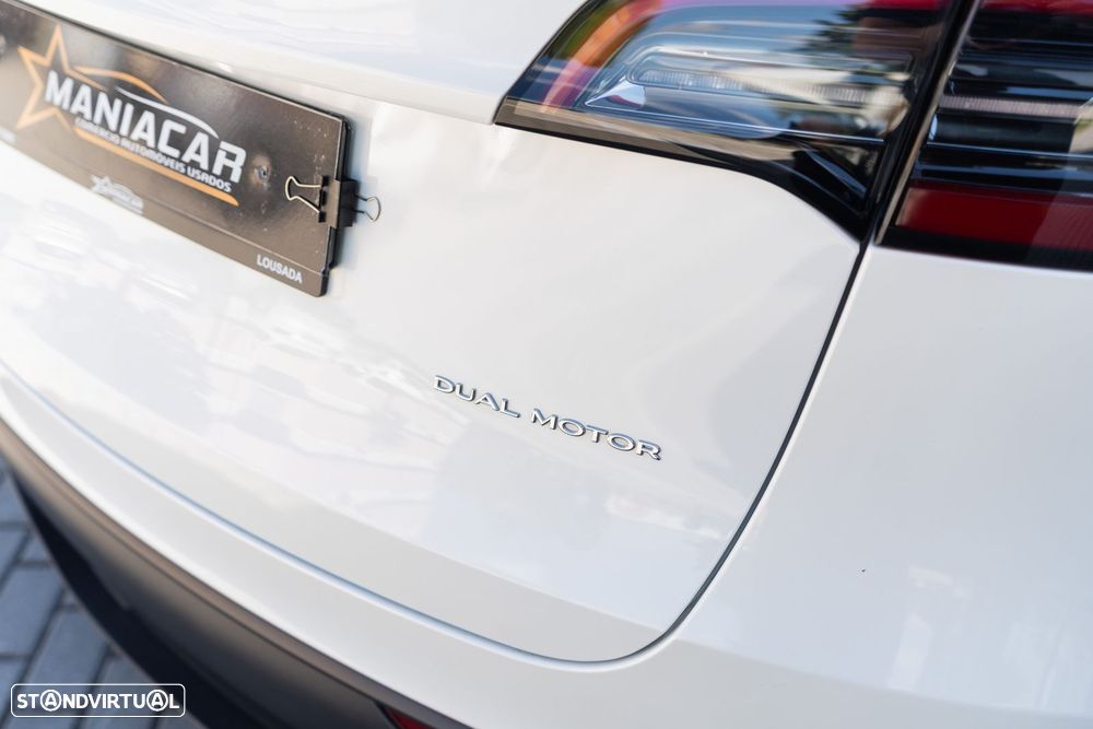 Tesla Model Y Long Range Dual Motor AWD - 28