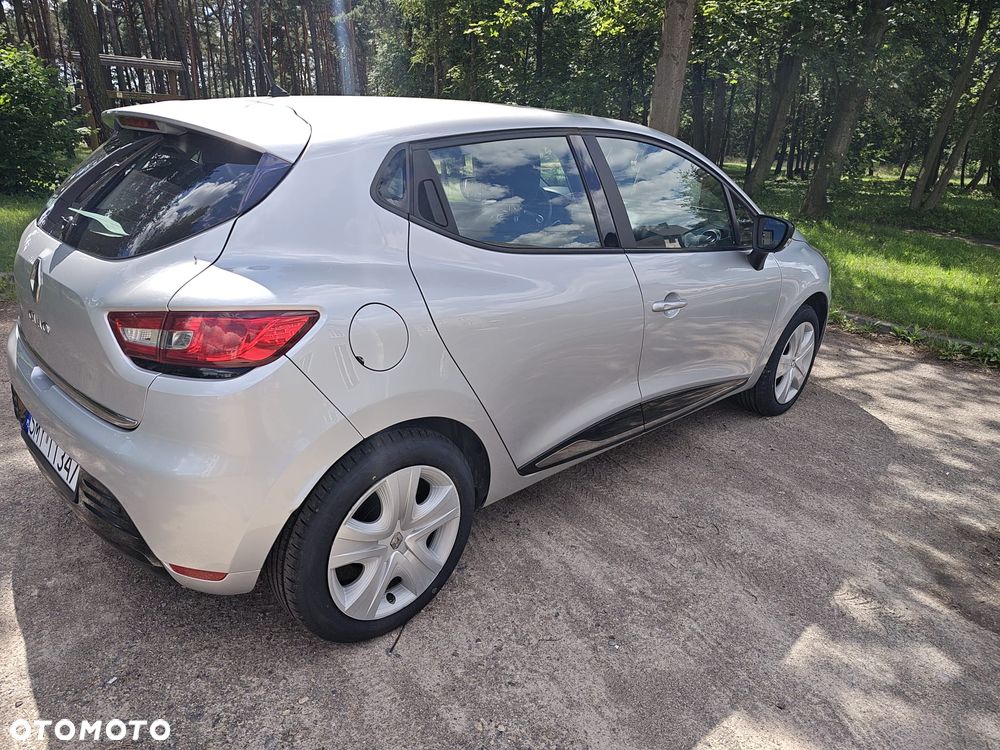Renault Clio 1.2 16V 75 LIMITED - 7