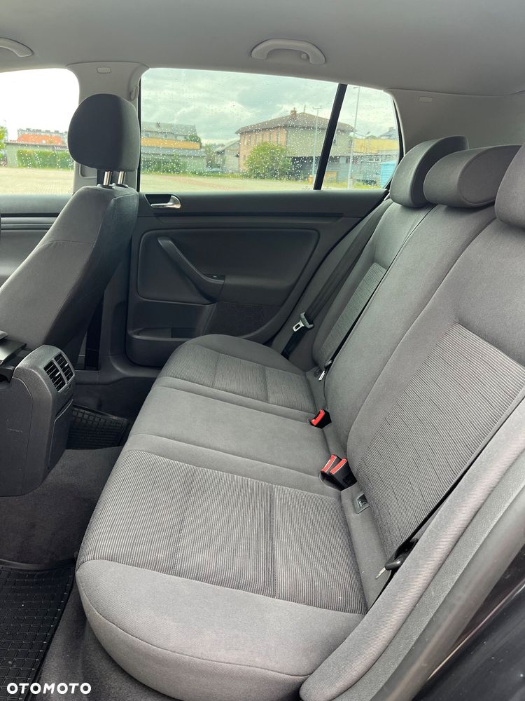 Volkswagen Golf - 8