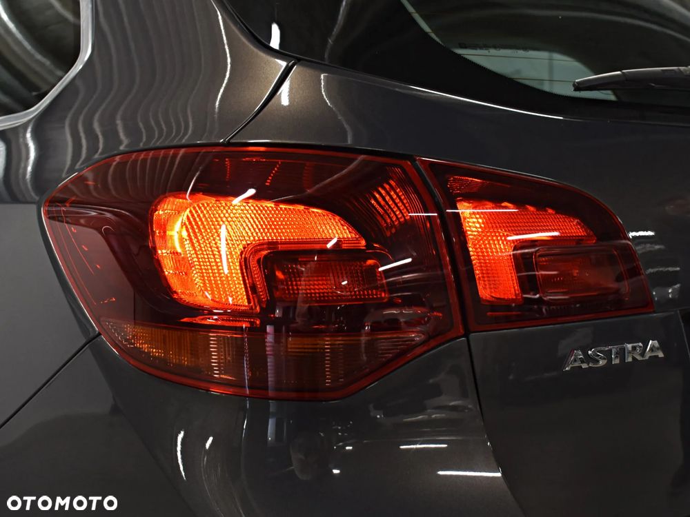 Opel Astra 1.7 CDTI Cosmo - 26