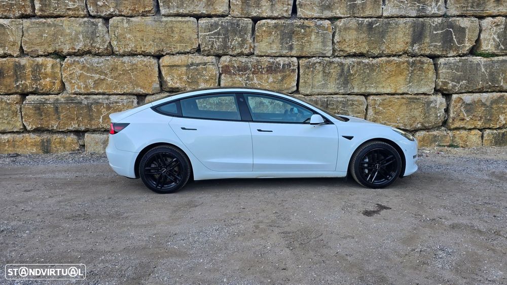 Tesla Model 3 - 4