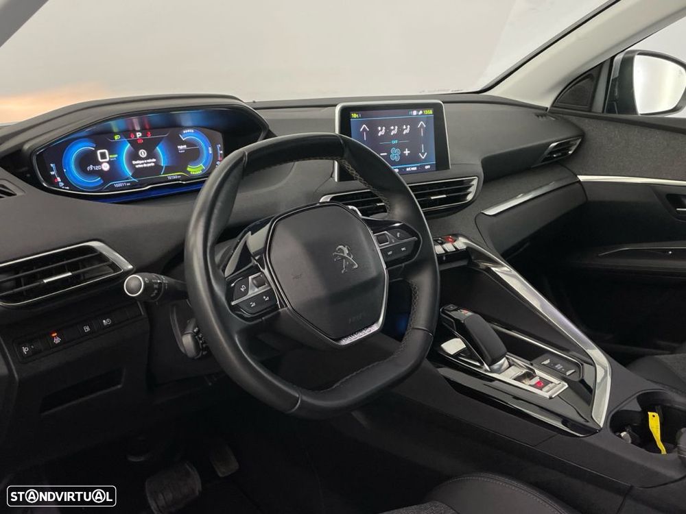 Peugeot 3008 1.6 Hybrid Allure e-EAT8 — fotografia 16