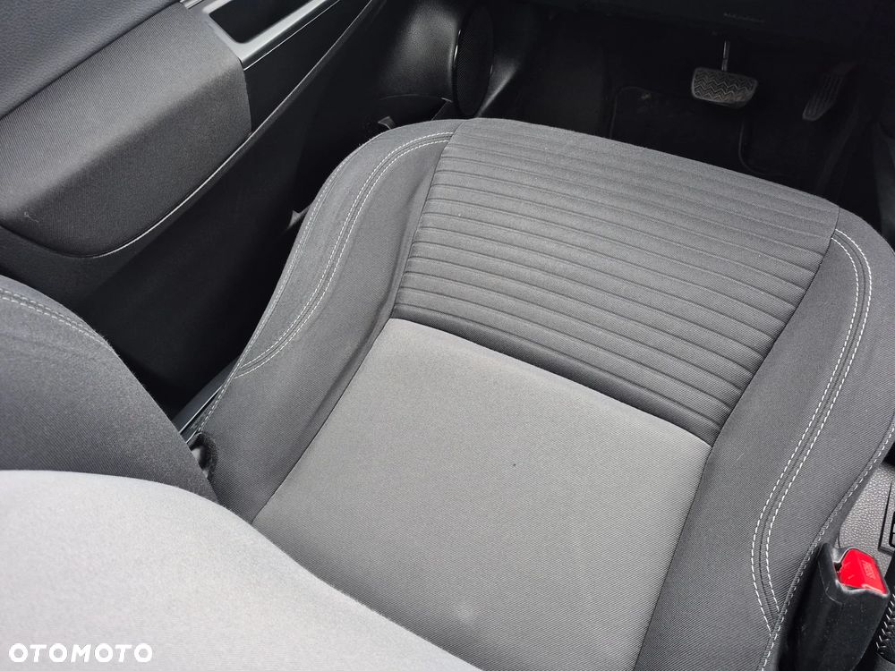 Toyota Yaris Hybrid 100 Premium - 9