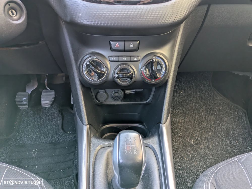 Peugeot 2008 1.2 PureTech Style - 14