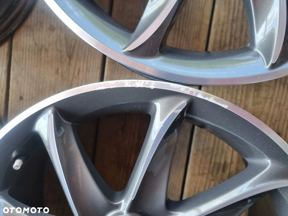 TOYOTA PZ406-E067F COROLLA,VERSO,AURIS,C-HR alu 7X17 ET50 5x114,3 super - 7