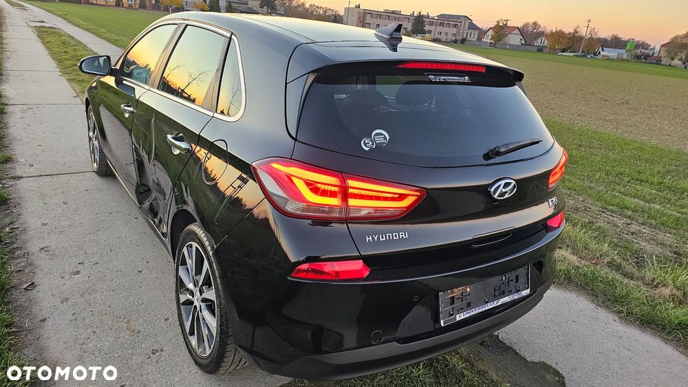 Hyundai i30 1.4 T-GDI Premiere Luxury DCT - 8