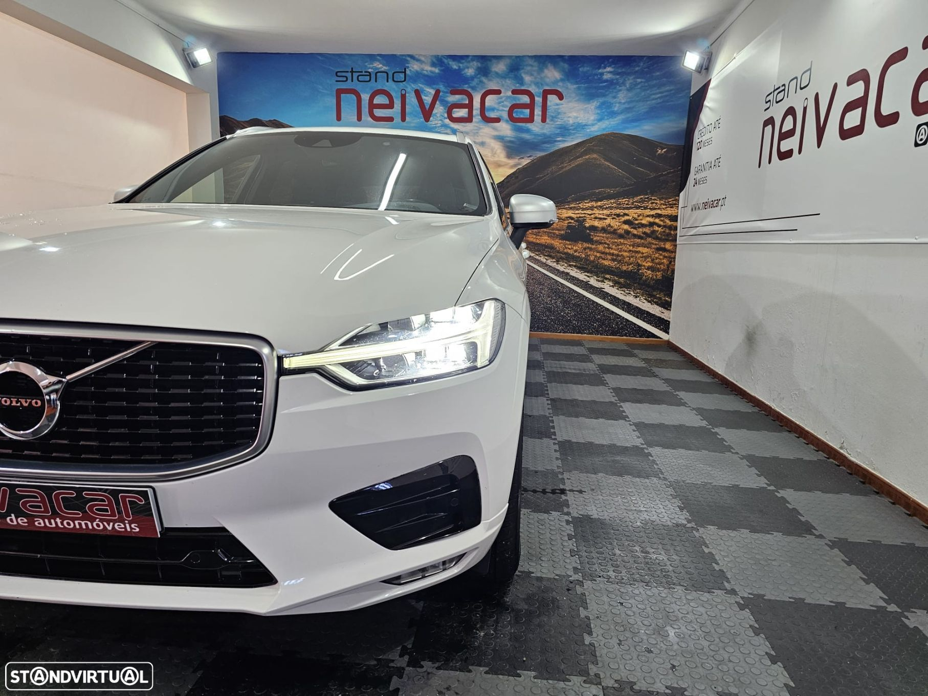 Volvo XC 60 2.0 D4 R-Design Geartronic - 28
