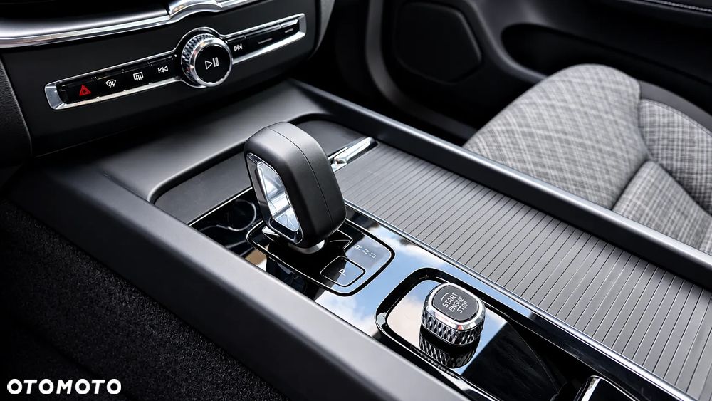 Volvo XC 60 T6 AWD Core - 25