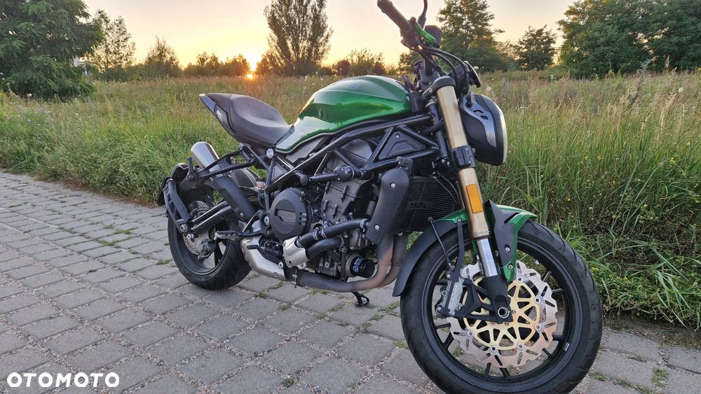 Benelli 752 S - 7
