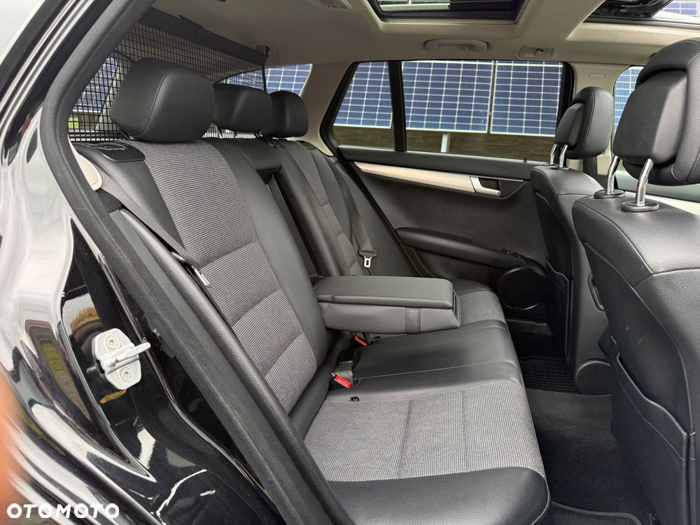 Mercedes-Benz Klasa C 220 CDI BlueEff 4-Matic Avantgarde - 17