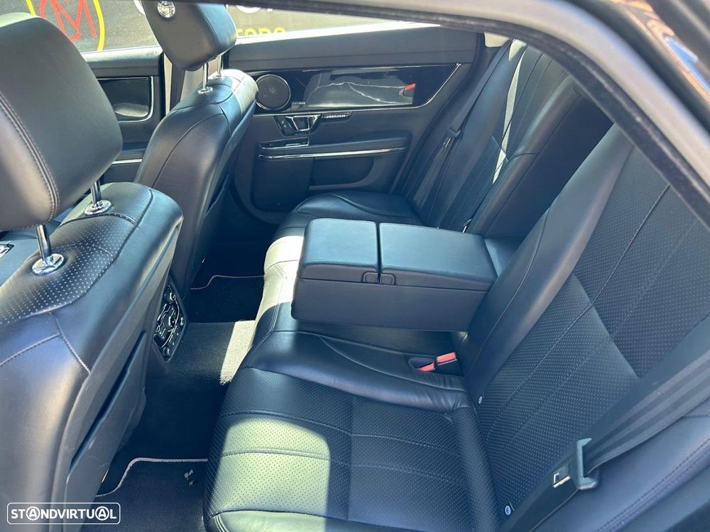 Jaguar XJ 3.0 D V6 Luxury - 30