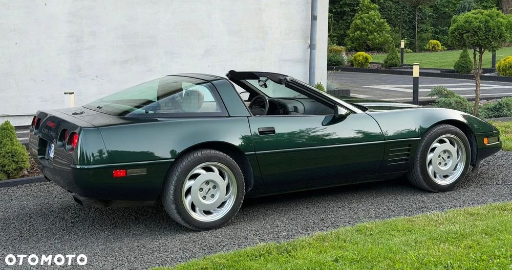 Chevrolet Corvette - 6