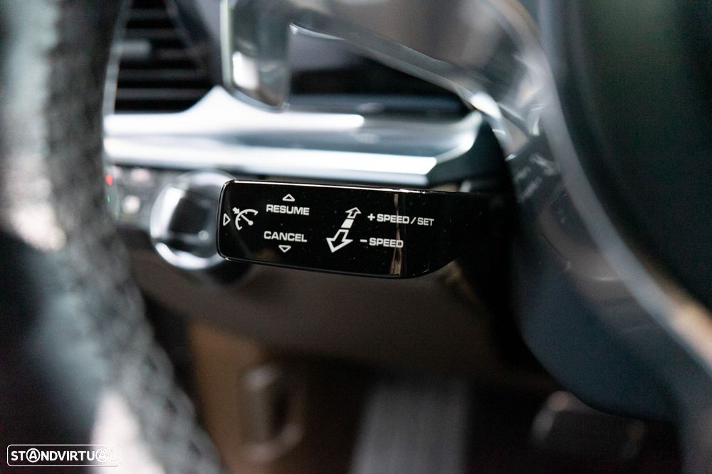 Porsche Panamera 4 E-Hybrid - 47